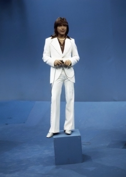 David sings If I Didn't Care