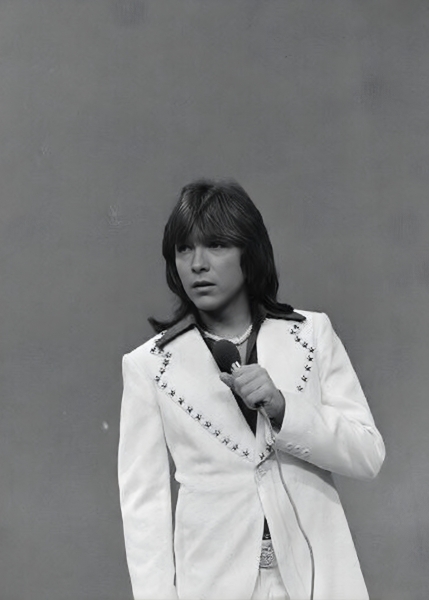 David sings If I Didn't Care