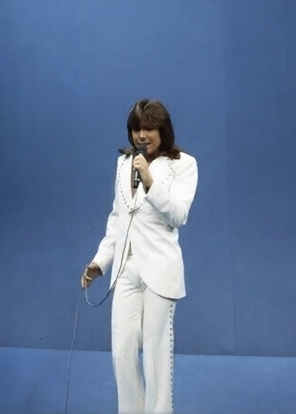 David sings If I Didn't Care