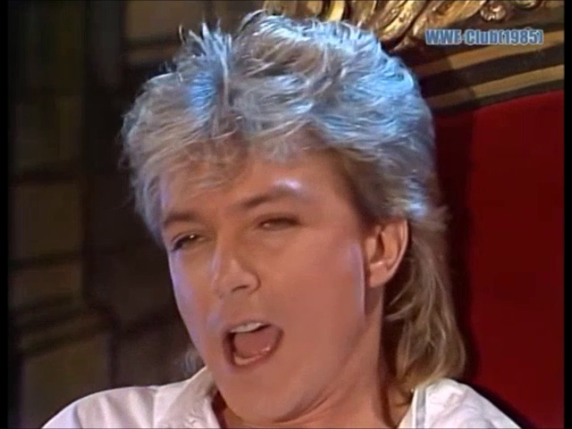David sings Romance