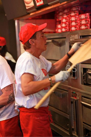 David's making Pizza